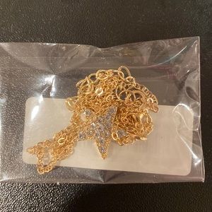 NWT gold star necklace
